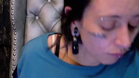 EnchantressQueen online show from May 2026 12:35:01 PM