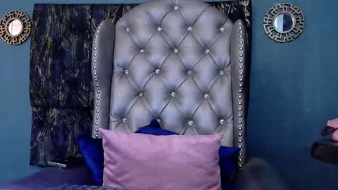 EnchantressQueen online show from May 2026 12:44:01 PM