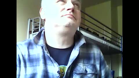 englishguysurrey online show from April 2026 12:25:01 PM