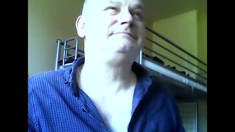 Snapshot of englishguysurrey chatting on April 2026 09:57:02 AM englishguysurrey online show from April 2026 09:57:02 AM