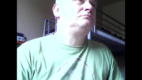 Snapshot of englishguysurrey chatting on May 2026 09:38:01 AM englishguysurrey online show from May 2026 09:38:01 AM