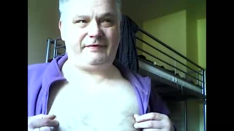 Snapshot of englishguysurrey chatting on May 2026 07:16:02 AM englishguysurrey online show from May 2026 07:16:02 AM