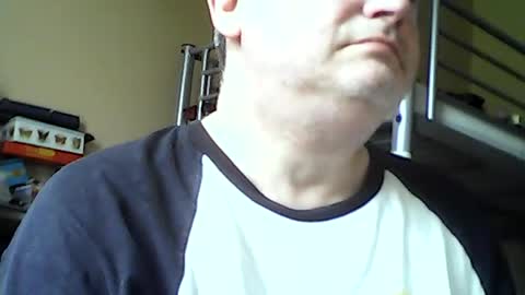 Snapshot of englishguysurrey chatting on June 2026 01:48:02 PM englishguysurrey online show from June 2026 01:48:02 PM