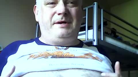 Snapshot of englishguysurrey chatting on August 2026 06:45:01 AM englishguysurrey online show from August 2026 06:45:01 AM