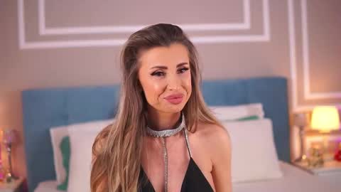 Emma online show from February 2025 10:37:02 AM