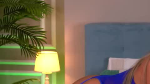 Emma online show from November 2025 04:29:02 AM