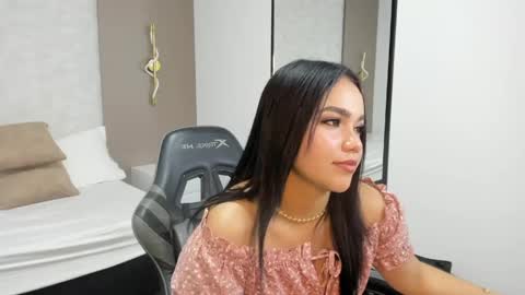 Snapshot of enma_grundy chatting on April 2026 05:30:01 PM E N M A online show from April 2026 05:30:01 PM