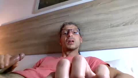 Snapshot of enri222 chatting on November 2025 11:37:02 PM rineking online show from November 2025 11:37:02 PM