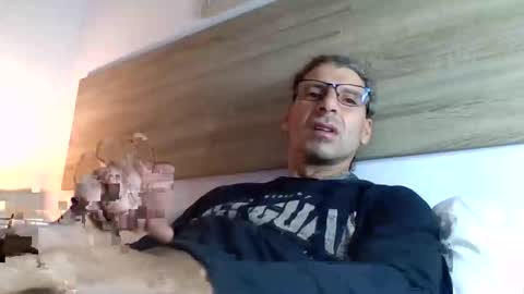 Snapshot of enri222 chatting on November 2025 10:48:01 PM rineking online show from November 2025 10:48:01 PM