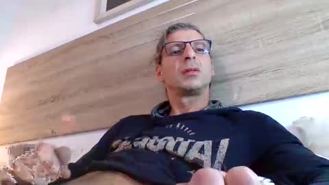 Snapshot of enri222 chatting on December 2025 11:45:01 PM rineking online show from December 2025 11:45:01 PM