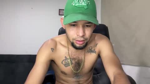 enyel_100 online show from March 2026 06:59:02 PM