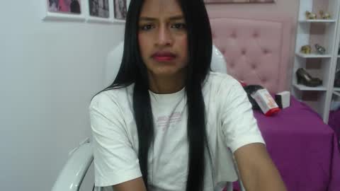 Enyenlina online show from November 2025 10:41:02 PM