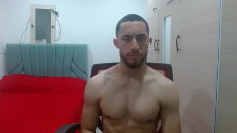 enzo_savage online show from November 2025 04:18:01 PM