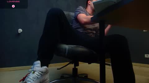 EnzoRace online show from November 2025 05:50:02 AM