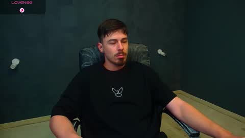 EnzoRace online show from November 2025 05:24:01 AM