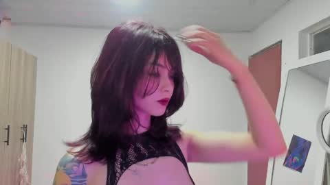 Snapshot of ephemeral_hot chatting on May 2026 01:00:01 AM Leyla online show from May 2026 01:00:01 AM