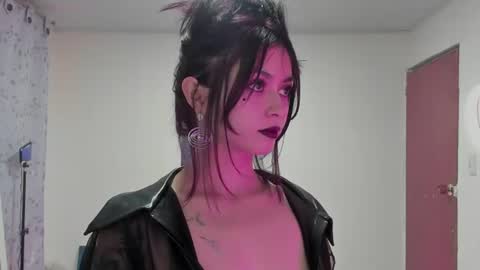 Leyla online show from June 2026 04:28:01 AM