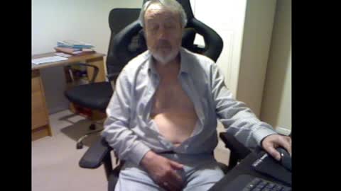 erasmus_d online show from December 2024 06:00:02 PM