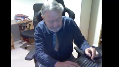 erasmus_d online show from November 2025 05:15:01 PM