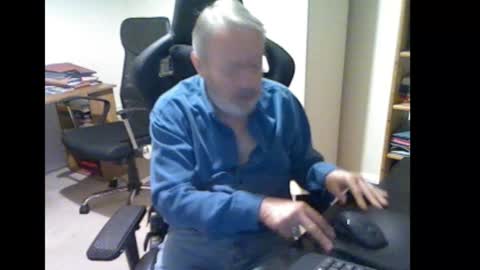 erasmus_d online show from November 2025 05:33:02 PM