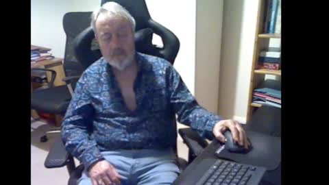 erasmus_d online show from November 2025 06:37:02 PM