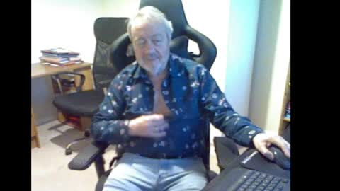 erasmus_d online show from March 2026 06:40:02 PM