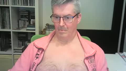 ErBee62 online show from January 2025 09:41:01 PM