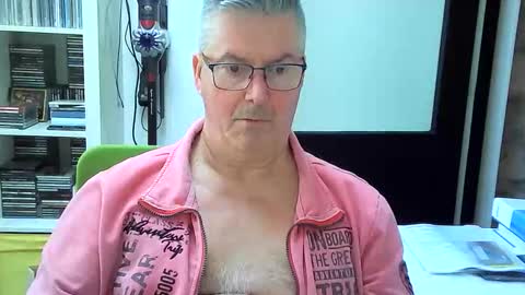 ErBee62 online show from February 2026 10:26:02 AM