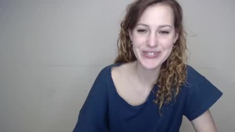 Snapshot of erdbeeren_mit_sahne chatting on January 2025 01:58:01 PM Erdbeeren mit Sahne online show from January 2025 01:58:01 PM