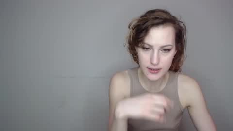 Snapshot of erdbeeren_mit_sahne chatting on January 2025 06:22:01 AM Erdbeeren mit Sahne online show from January 2025 06:22:01 AM