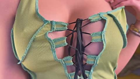 Snapshot of erectioneeering chatting on December 2024 01:11:02 PM Alissa online show from December 2024 01:11:02 PM