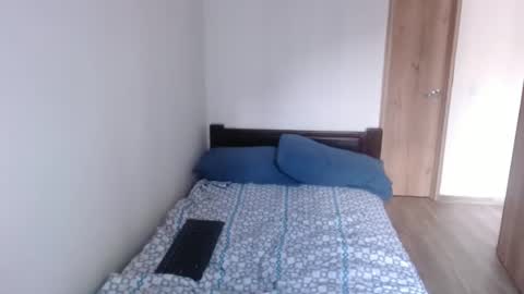 Snapshot of eren_mikasa chatting on February 2025 08:47:01 PM sofia online show from February 2025 08:47:01 PM