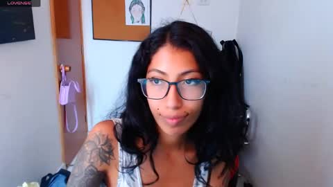 Snapshot of eren_mikasa chatting on April 2026 05:52:02 PM sofia online show from April 2026 05:52:02 PM