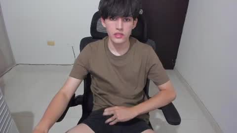 Snapshot of eren_tatakae chatting on June 2026 01:41:02 AM eren_tatakae online show from June 2026 01:41:02 AM