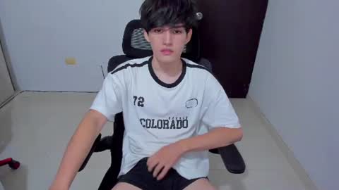 Snapshot of eren_tatakae chatting on July 2026 12:50:02 AM eren_tatakae online show from July 2026 12:50:02 AM