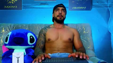 Brayan online show from November 2025 03:27:01 AM