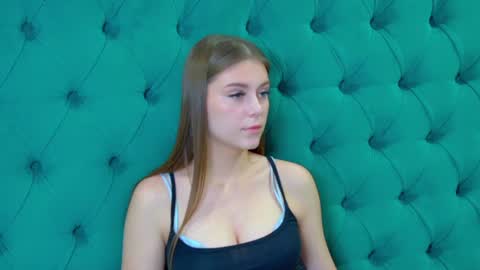 Snapshot of ericafoxes chatting on June 2026 06:25:02 AM EricaFoxes online show from June 2026 06:25:02 AM