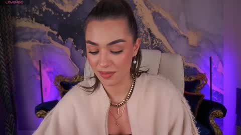 Erica online show from October 2025 01:57:02 PM