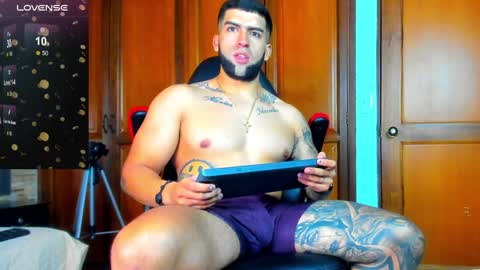 Snapshot of erick_blake_ chatting on December 2024 04:09:02 AM my   online show from December 2024 04:09:02 AM
