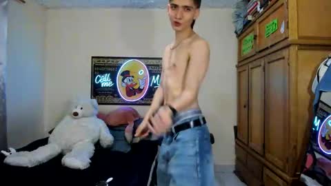 erick_de_rossee online show from April 2026 07:58:02 PM
