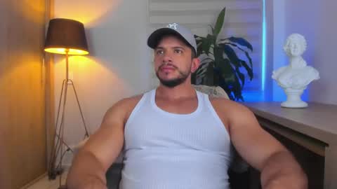 Snapshot of erick_thompson chatting on May 2026 07:33:01 PM Erick Thompson online show from May 2026 07:33:01 PM