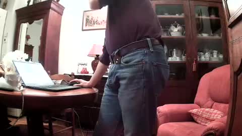 Snapshot of ericstephcam31 chatting on December 2025 11:19:01 AM Steph et Eric online show from December 2025 11:19:01 AM