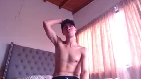 Snapshot of erik_rodriguez chatting on February 2026 03:19:02 PM Erik rodriguez online show from February 2026 03:19:02 PM