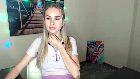 Erika online show from September 2025 12:09:02 PM