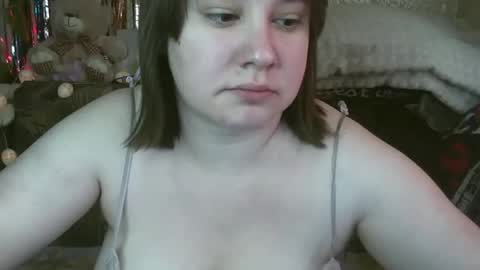 Snapshot of erikatwins chatting on May 2026 06:32:03 AM Erika online show from May 2026 06:32:03 AM