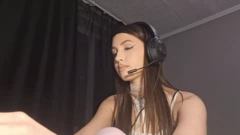 Katrin online show from April 2026 05:08:02 PM
