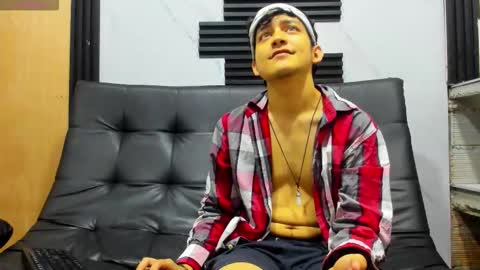 Snapshot of eros_fang chatting on November 2025 12:05:02 PM eros_fang online show from November 2025 12:05:02 PM