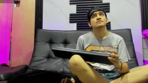 Snapshot of eros_fang chatting on November 2025 12:05:02 PM eros_fang online show from November 2025 12:05:02 PM