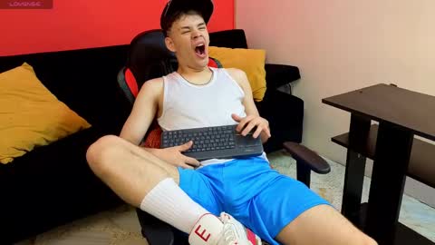 Snapshot of eros_steel chatting on June 2026 03:54:02 AM Eros online show from June 2026 03:54:02 AM