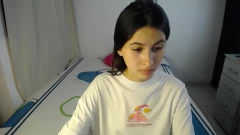 Snapshot of erosgirls_ chatting on October 2025 11:47:02 PM erosgirls_ online show from October 2025 11:47:02 PM